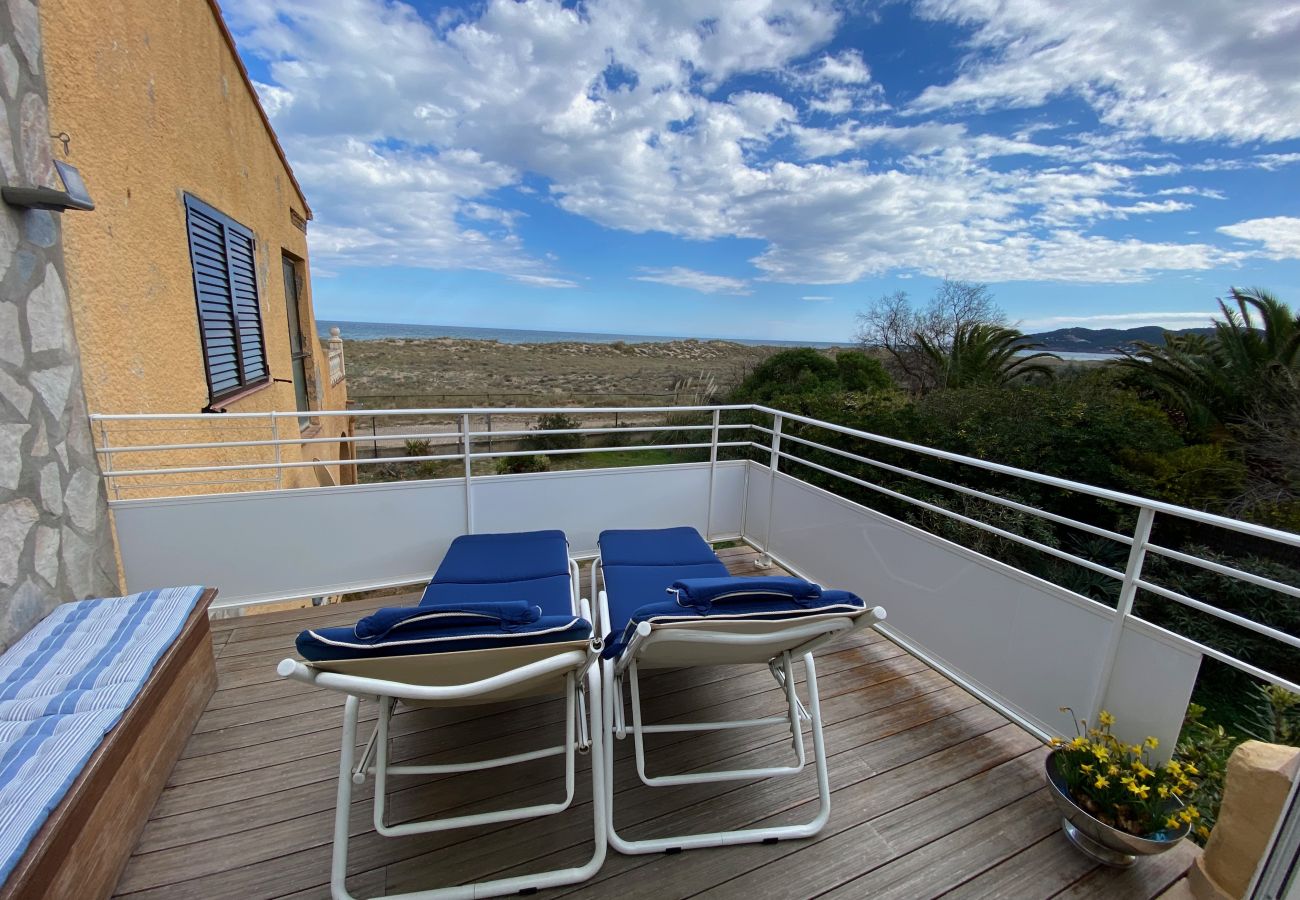 Ferienwohnung in Torroella de Montgri - Apartment in erster Linie mit Meerblick