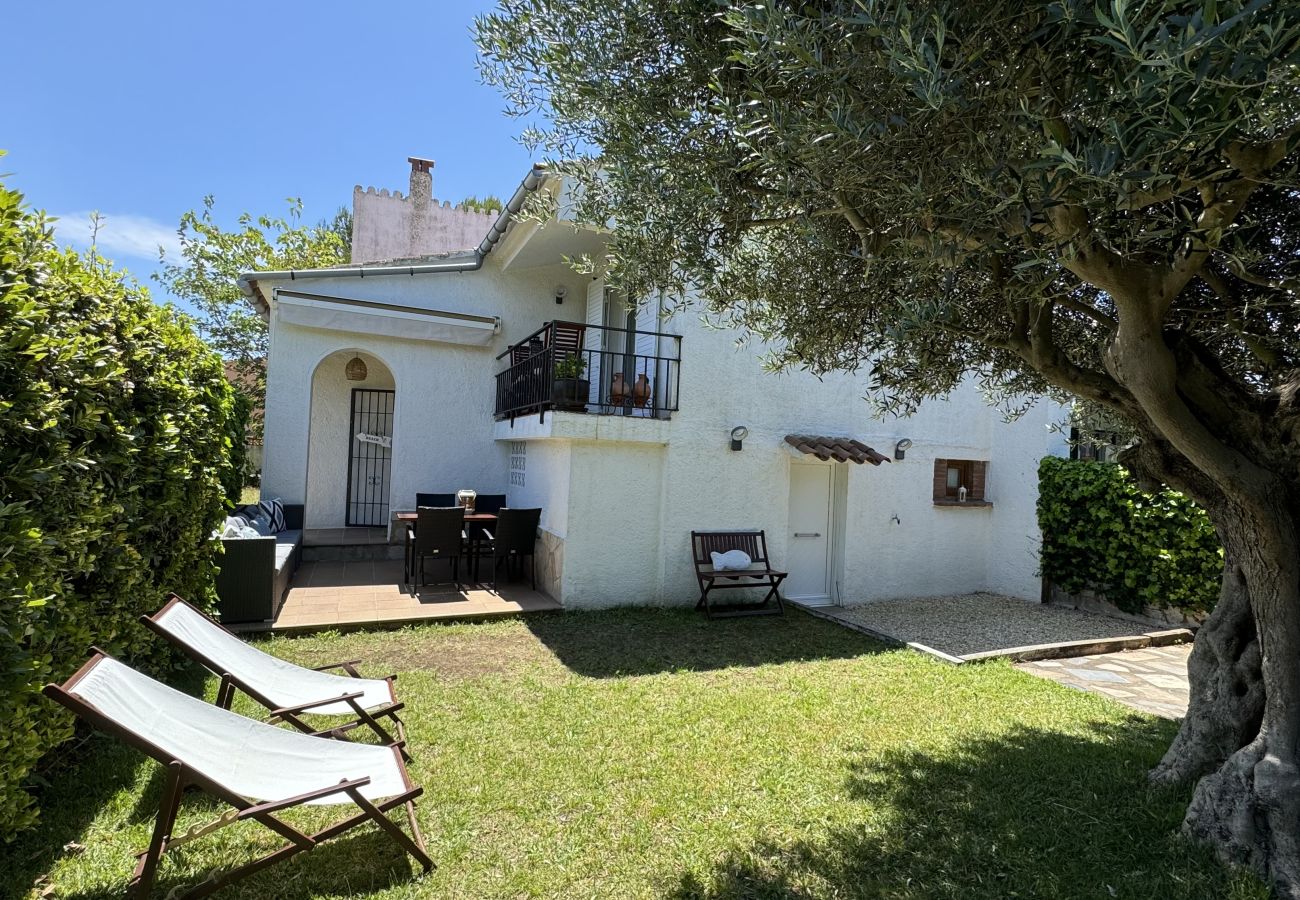 Stadthaus in Torroella de Montgri - Maison rénovée n°44 avec jardin privatif proche de la plage