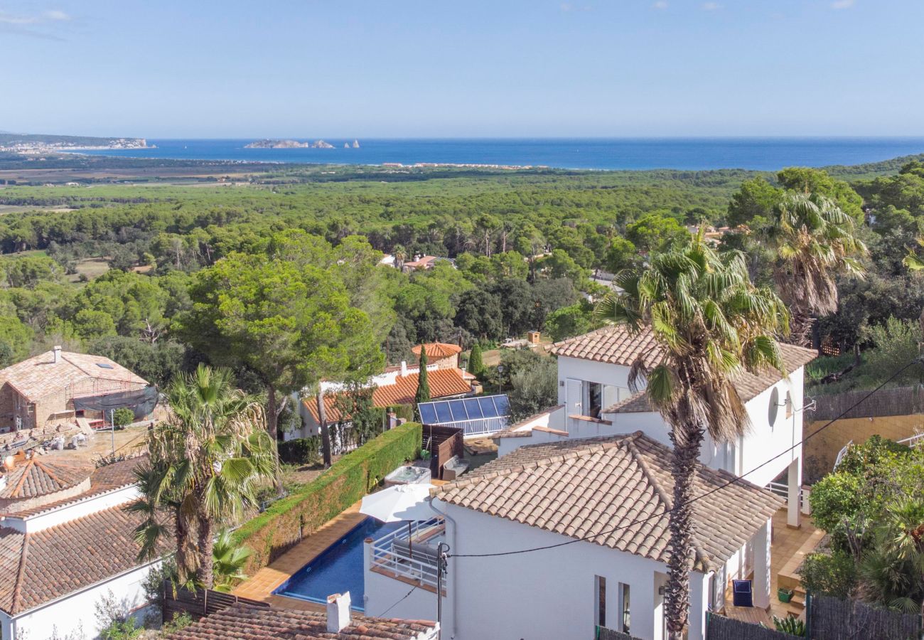 Ferienhaus in Pals - Casa a 4 vientos con piscina en Pals