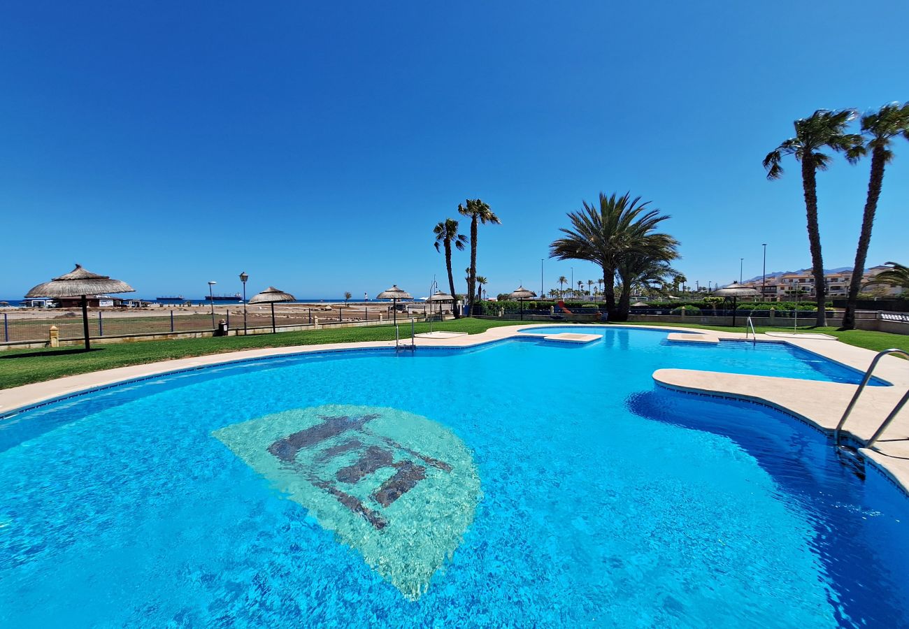 Ferienwohnung in Vera playa - Veramar 4 Penthouse - Am Strand, Meerblick, WiFi & Terrasse 