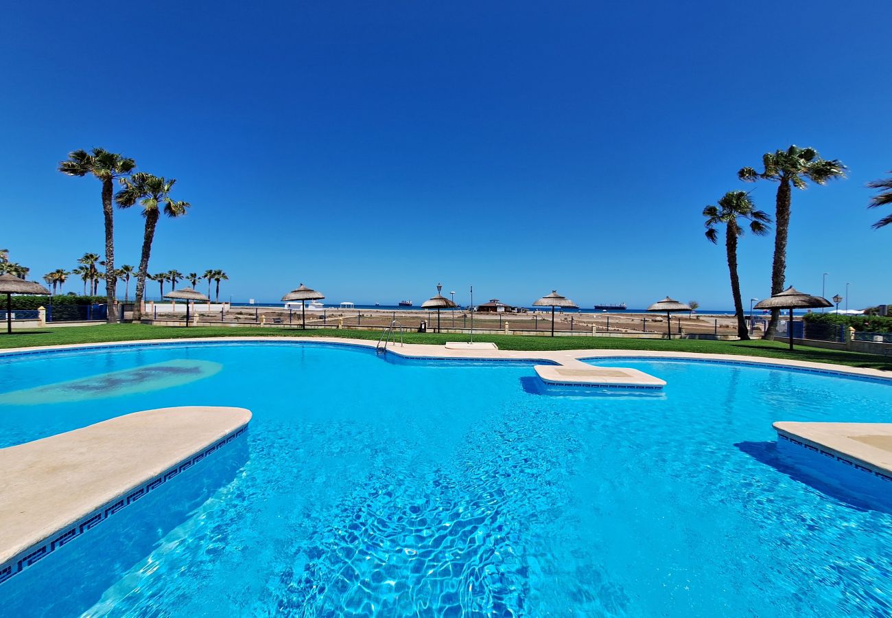 Ferienwohnung in Vera playa - Veramar 4 Penthouse - Am Strand, Meerblick, WiFi & Terrasse 