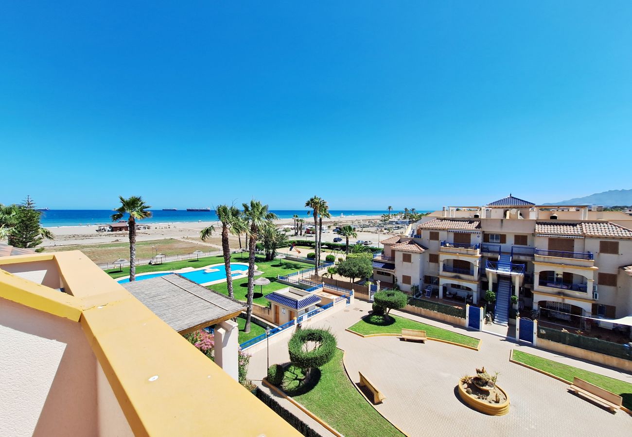 Ferienwohnung in Vera playa - Veramar 4 Penthouse - Am Strand, Meerblick, WiFi & Terrasse 