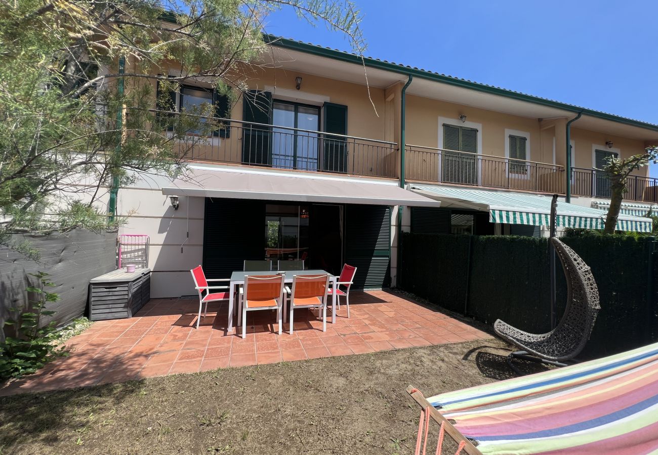 Herenhuis in Torroella de Montgri - Huis met garage dicht bij het strand met een gem. zwembad