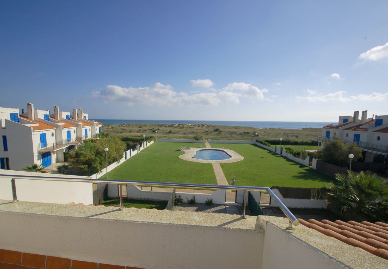 Huis in de stad in Torroella de Montgri - Huis 9 aan het strand met zwembad