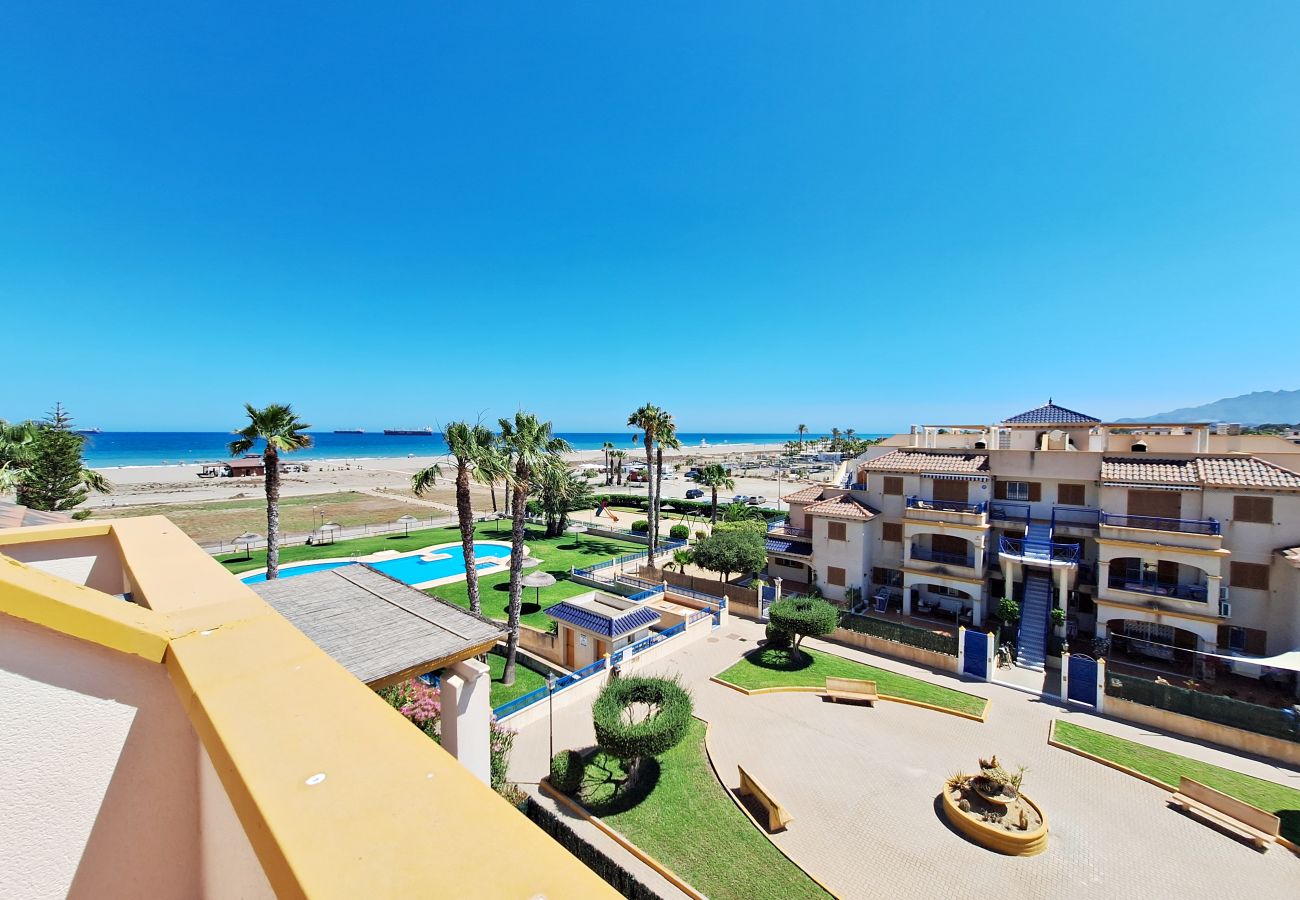 Apartamento en Vera playa - Veramar 4 Ático - 1ª línea playa, vistas al mar, WiFi & terraza