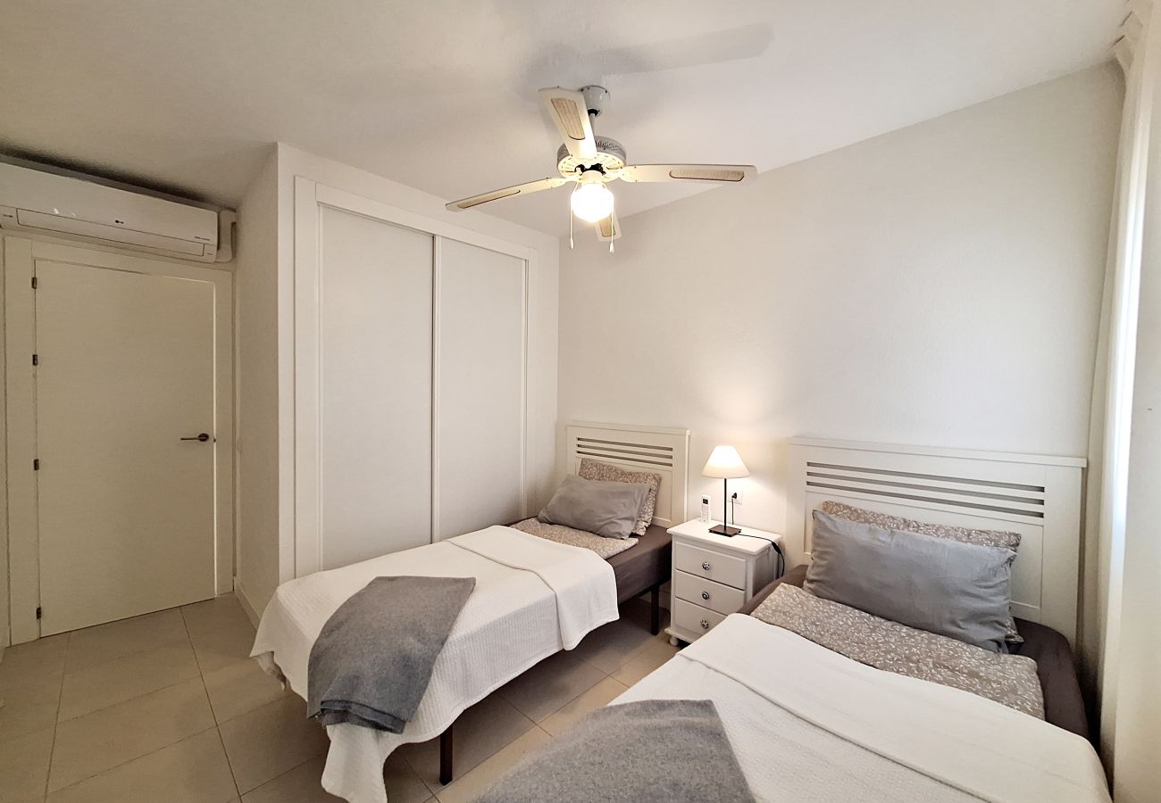 Apartamento en Vera playa - Torrelaguna Ático - WiFi, solarium & piscina comunitaria