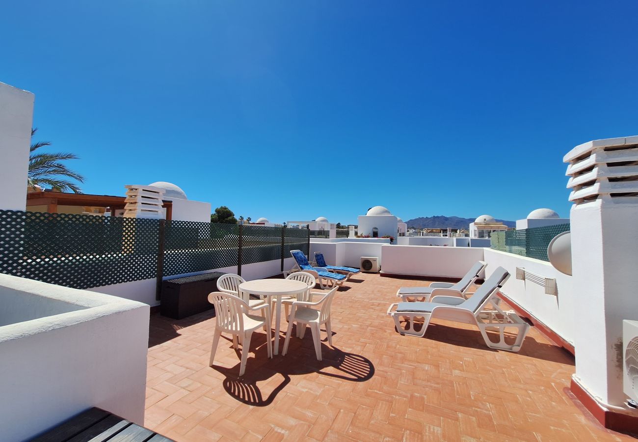 Apartamento en Vera playa - Torrelaguna Ático - WiFi, solarium & piscina comunitaria