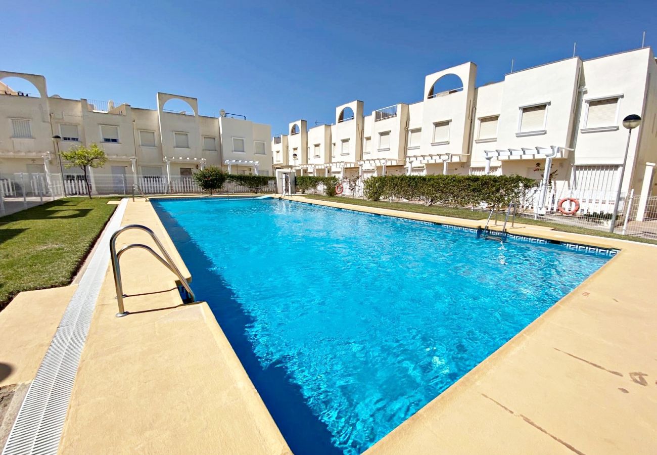 Apartamento en Vera playa - Fuentemar Dúplex - WiFi, solarium & piscina comunitaria