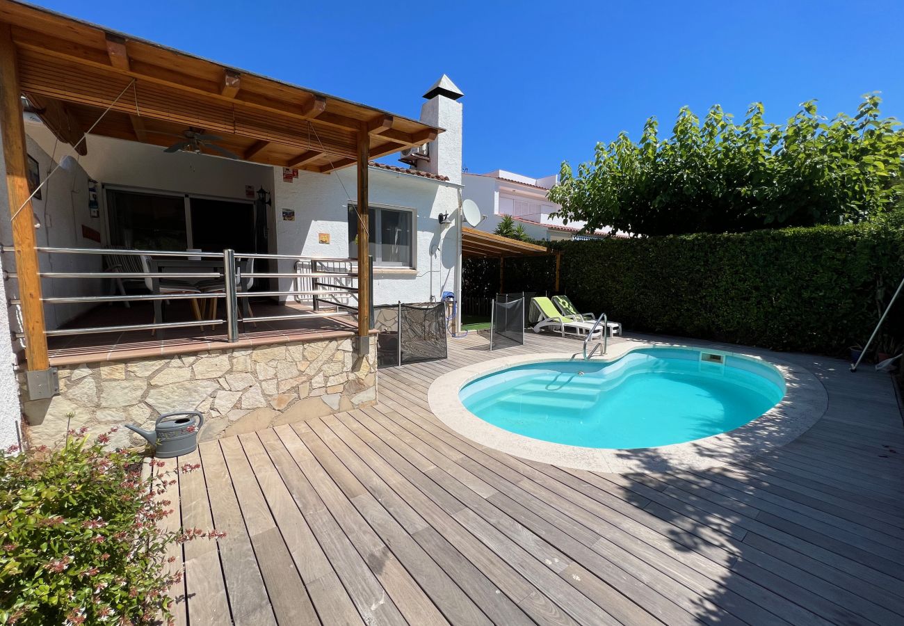 Casa adosada en Torroella de Montgri - Martinet Pati Blau con piscina privada