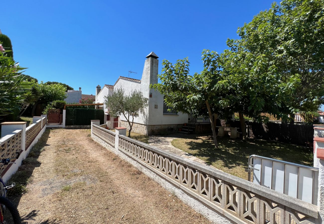 Casa adosada en Torroella de Montgri - Martinet Pati Blau con piscina privada