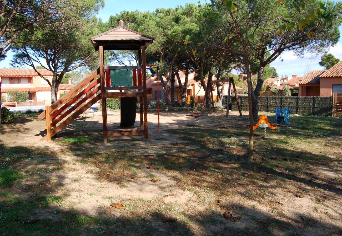 Casa adosada en Torroella de Montgri - Gregal 5152 renovado, aire, jardin privado y piscina comunitaria