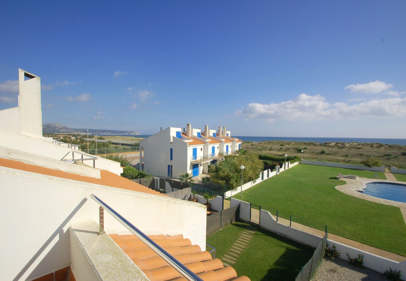 Chalet Adosado en Torroella de Montgri - Casa 9 en primera linea de mar con piscina