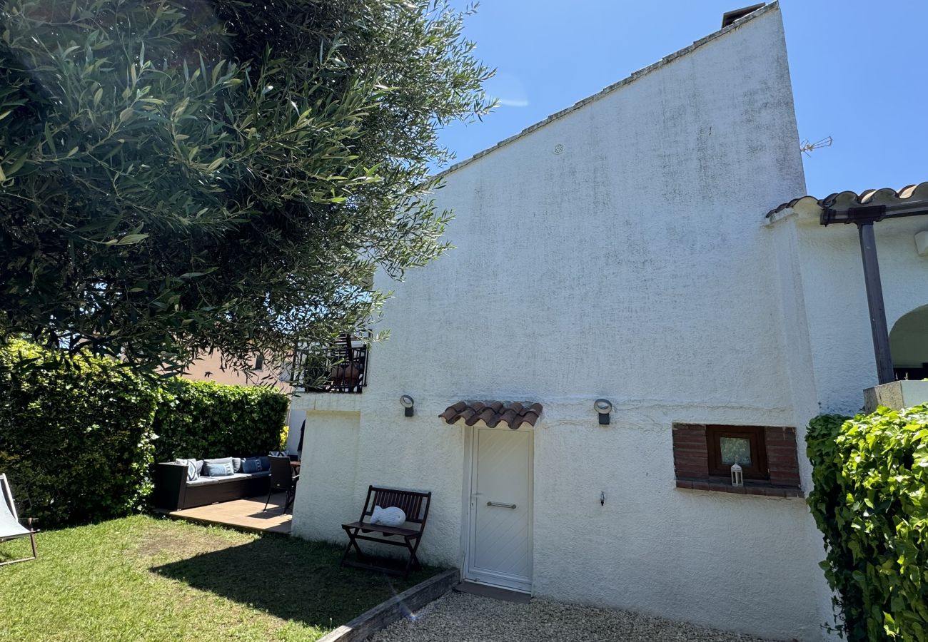 Casa adosada en Torroella de Montgri - Casa renovada Nº 44 con jardín privado cerca la playa