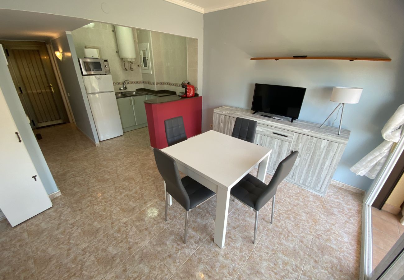 Apartamento en Torroella de Montgri - Apartamento turistico cerca de la playa con aire y parking