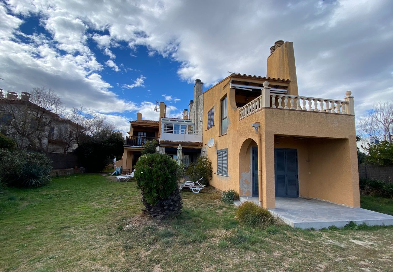 Appartement à Torroella de Montgri - En première ligne avec vue sur la mer