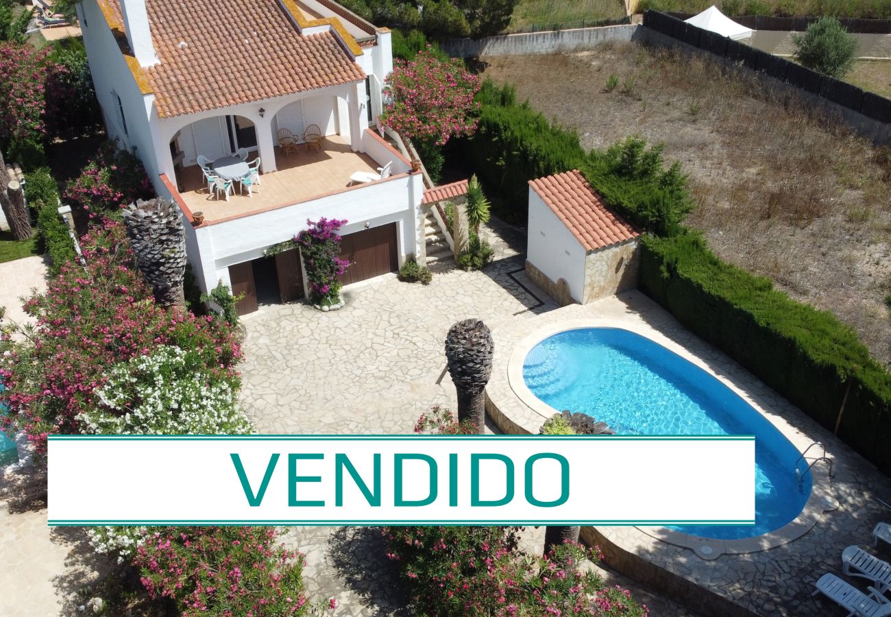 Villa in Torroella de Montgri - Villa with private pool