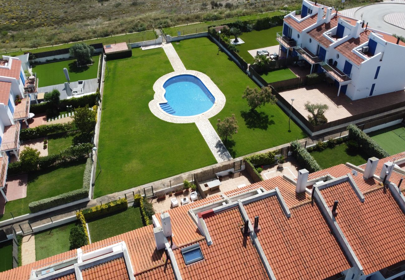 Semi-detached house in Torroella de Montgri - House 9 on the seafront with pool