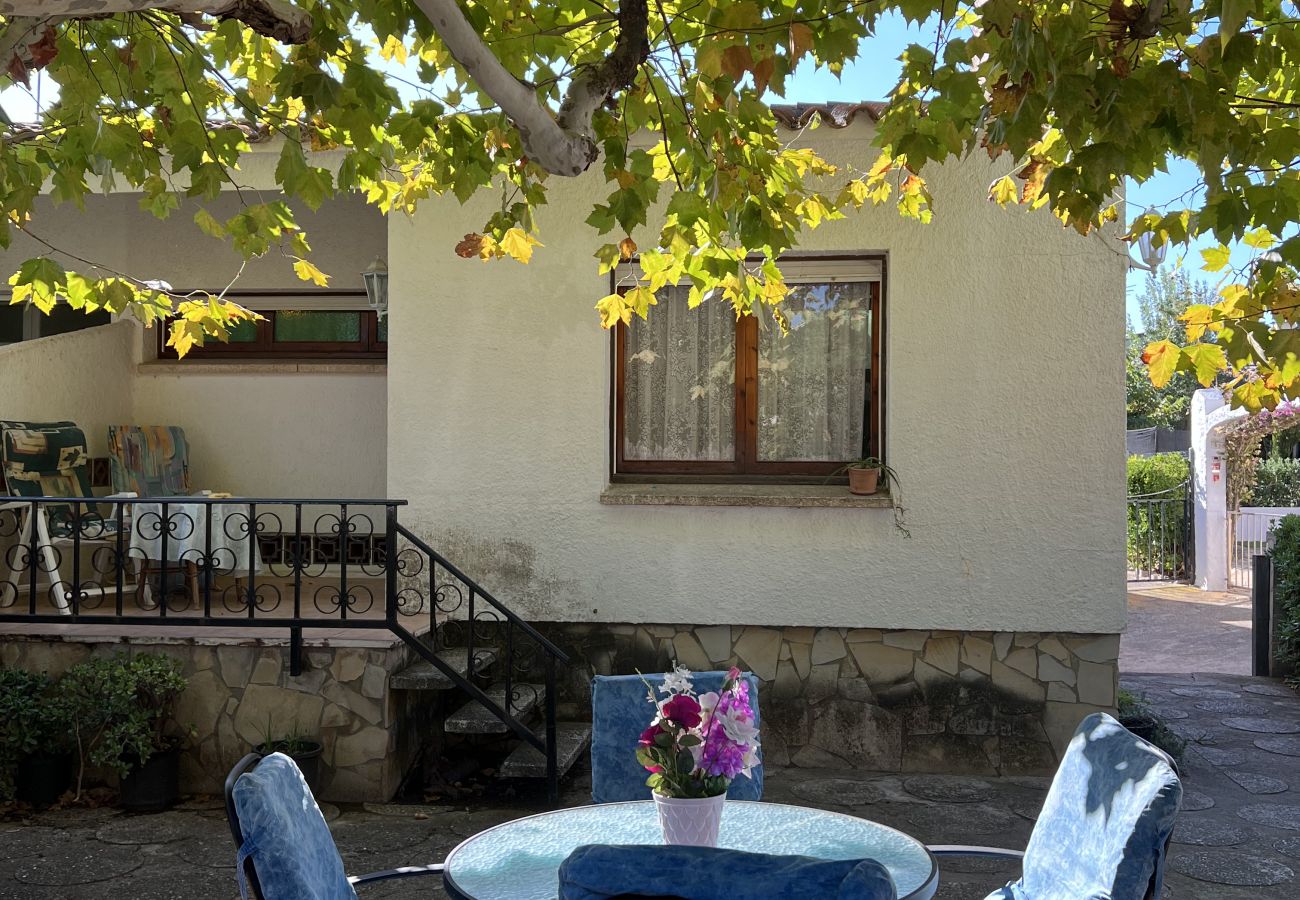 Townhouse in Torroella de Montgri - House No. 34 near the beach  with garden and garage