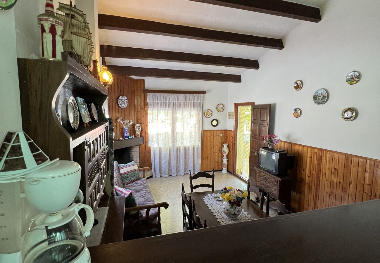 Townhouse in Torroella de Montgri - House No. 34 near the beach  with garden and garage