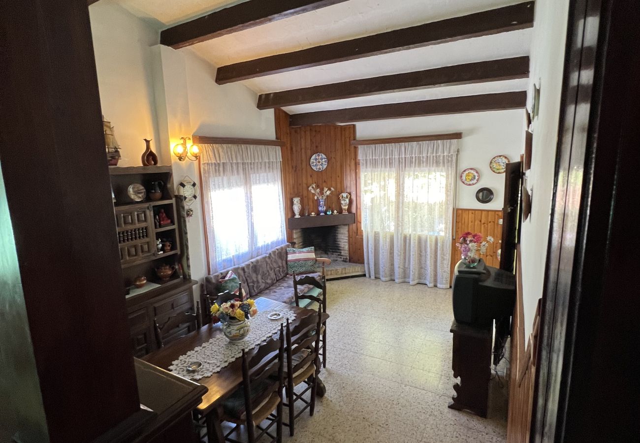 Townhouse in Torroella de Montgri - House No. 34 near the beach  with garden and garage